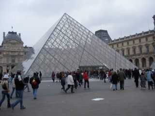 Louvre.1.jpg
